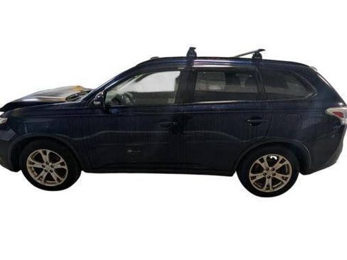 Used 2015 Mitsubishi Outlander SE AWD/4WD image 2