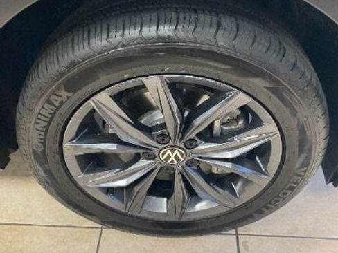 Used 2023 Volkswagen Tiguan SE FWD image 30