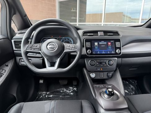 Used 2025 Nissan Leaf S FWD image 16