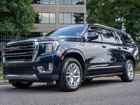 Used 2022 GMC Yukon XL SLT AWD/4WD image 1