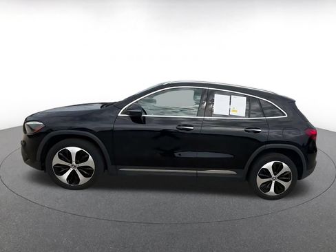 Used 2025 Mercedes-Benz GLA 250 4MATIC image 9