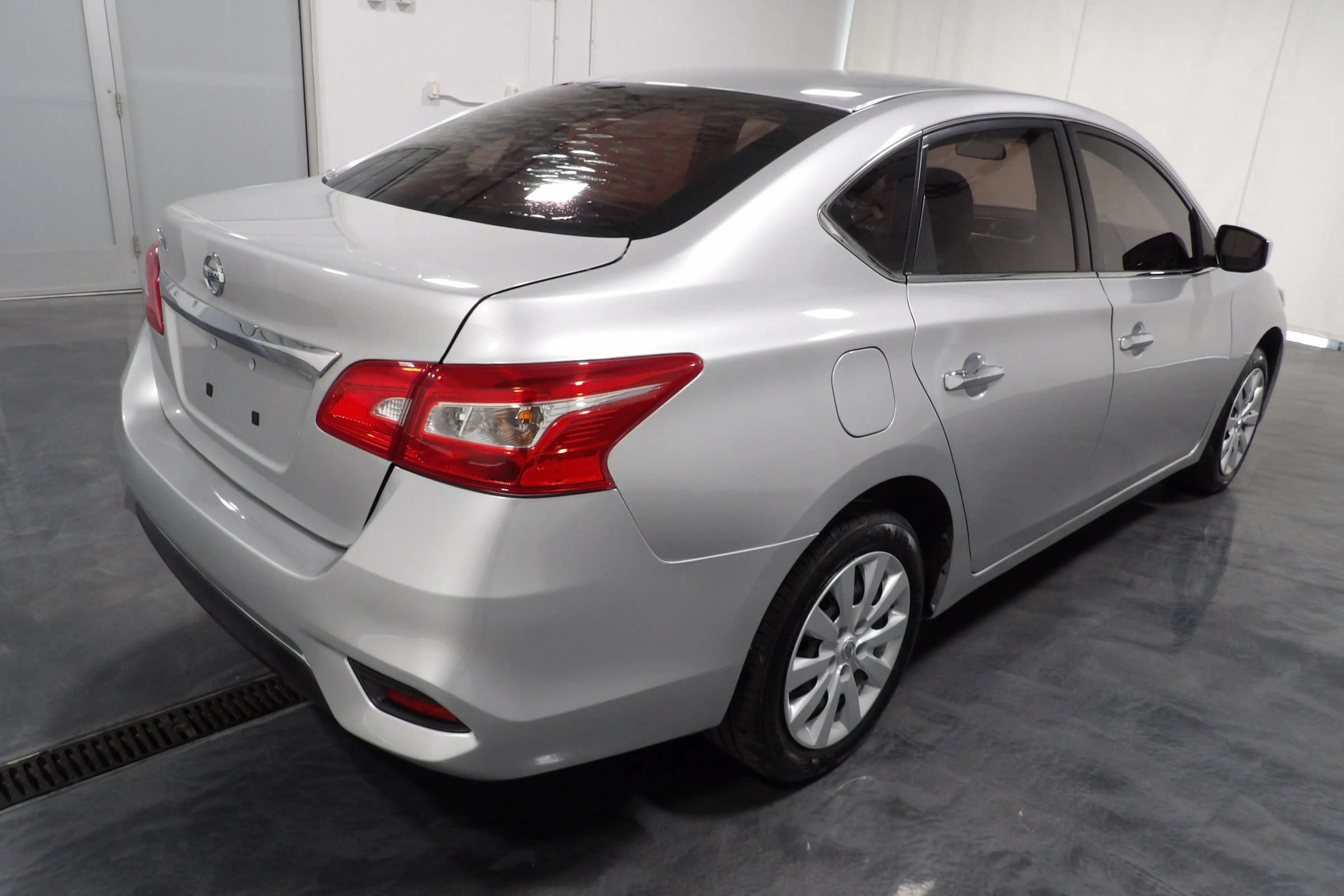 Used 2018 Nissan Sentra S FWD image 4