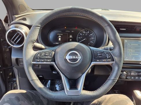Used 2023 Nissan Kicks SR w/ SR Premium Package FWD image 16