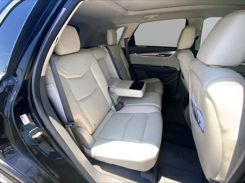 Used 2017 Cadillac XT5 Premium Luxury FWD image 20