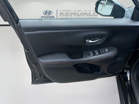 Used 2025 Honda HR-V Sport image 17