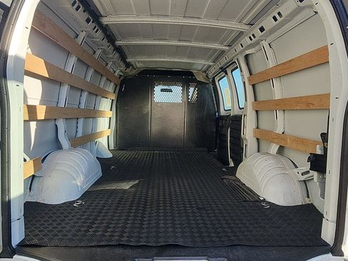 Used 2024 Chevrolet Express 2500 w/ Driver Convenience Package image 19