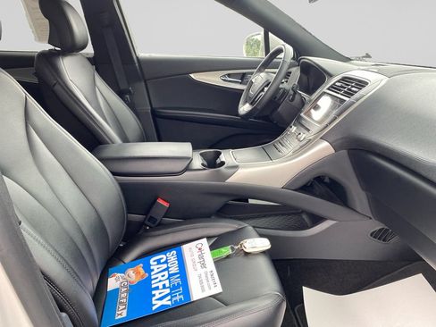 Used 2019 Lincoln Nautilus FWD image 11