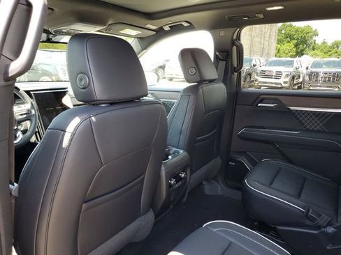 New 2026 GMC Acadia Denali w/ Super Cruise Package FWD image 10