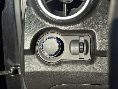 Used 2015 Chevrolet Trax LTZ image 23