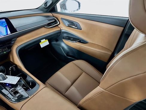 New 2025 Toyota Crown Signia Limited image 25