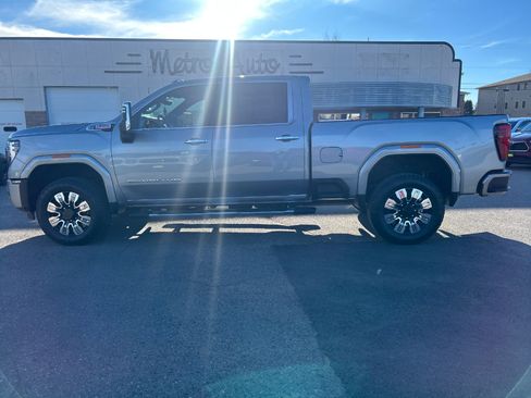 Used 2025 GMC Sierra 3500 Denali w/ Denali Reserve Package image 2