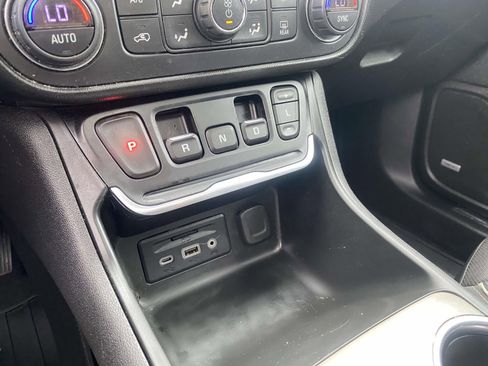 Used 2018 GMC Terrain Denali w/ Driver Alert Package II image 28