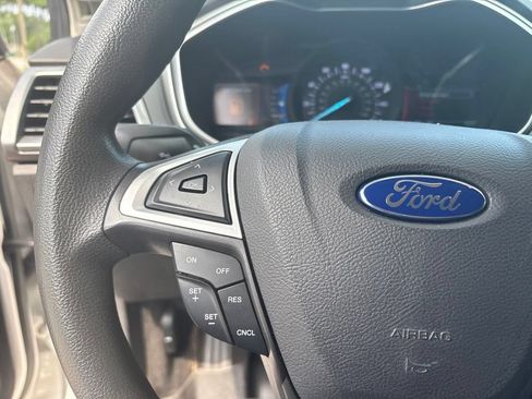 Used 2016 Ford Fusion SE FWD image 21