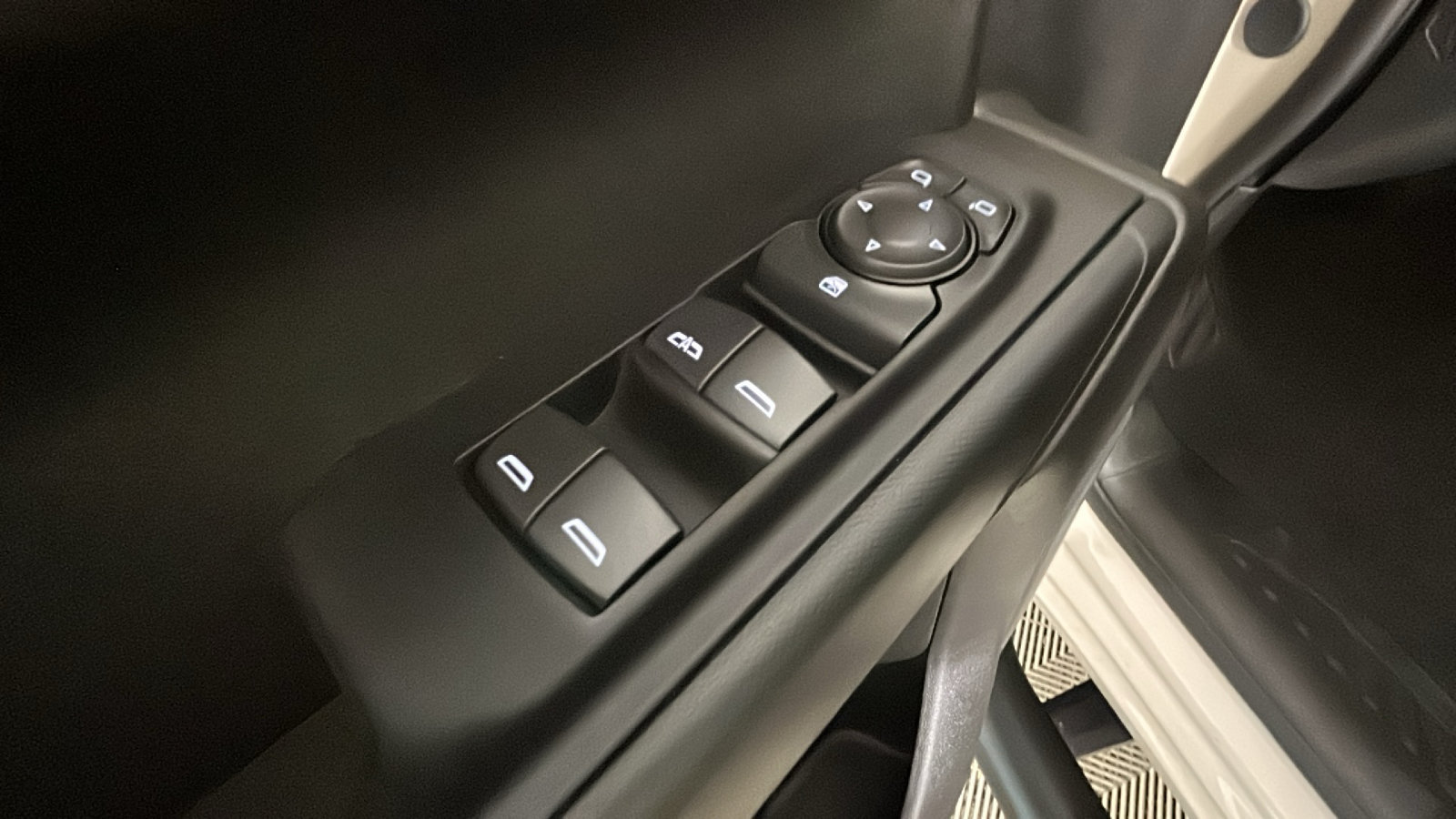 Used 2026 Chevrolet Silverado 1500 Custom Trail Boss w/ Turbomax Blackout Package AWD/4WD image 11