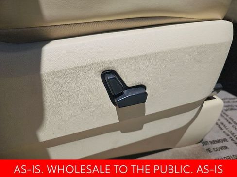Used 2008 Chrysler Town & Country Limited w/ Entertainment Group #3 FWD image 38