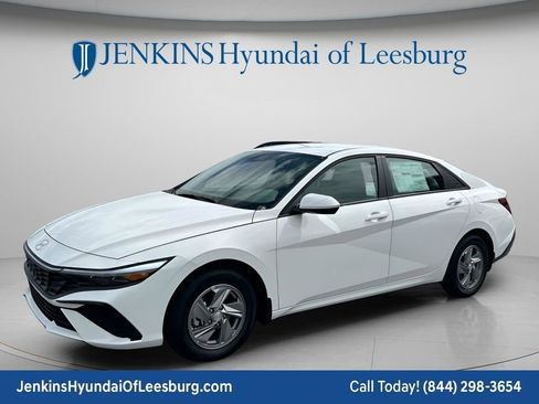 New 2026 Hyundai Elantra SE FWD image 11