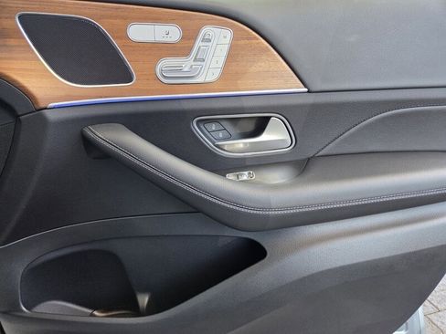 Certified 2025 Mercedes-Benz GLE 350 4MATIC w/ Winter Package image 22