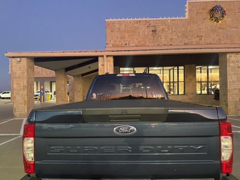 Used 2020 Ford F250 XL w/ STX Appearance Package image 9