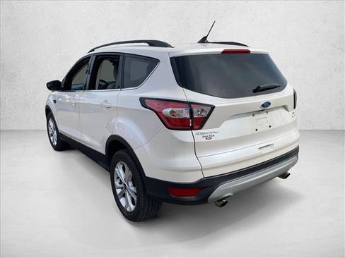 Used 2018 Ford Escape SE w/ SE Sync 3 Package FWD image 9