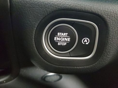 Used 2025 Mercedes-Benz GLS 450 4MATIC image 34