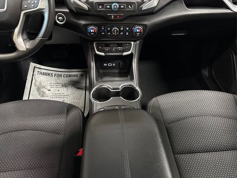 Used 2024 GMC Terrain SLE w/ Driver Convenience Package image 20