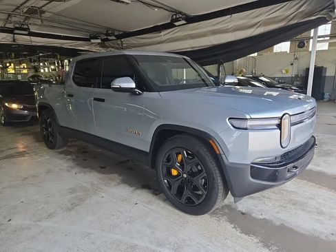 Used 2026 Rivian R1T Premium Tri AWD/4WD image 3