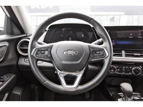 Used 2024 Chevrolet Trax ACTIV w/ Sunroof Package FWD image 15