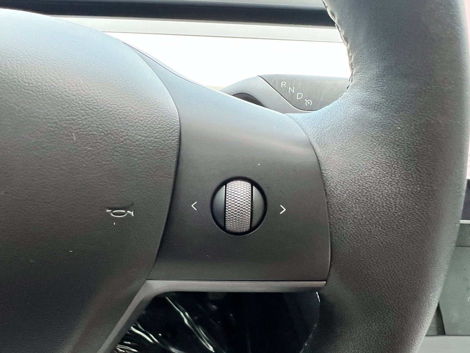 Used 2025 Tesla Model Y Long Range RWD image 40