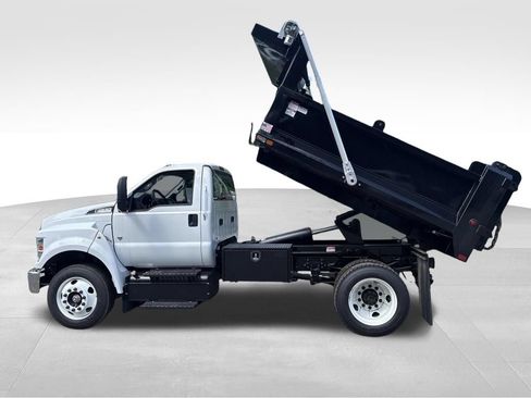 New 2025 Ford F650 2WD Regular Cab Super Duty image 18