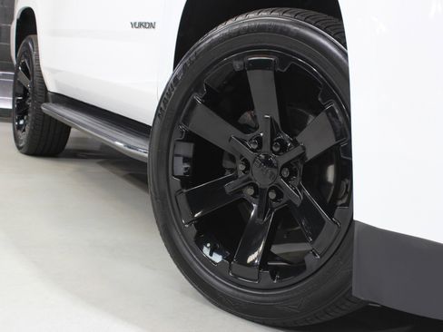 Used 2020 GMC Yukon SLT w/ Open Road Package image 18