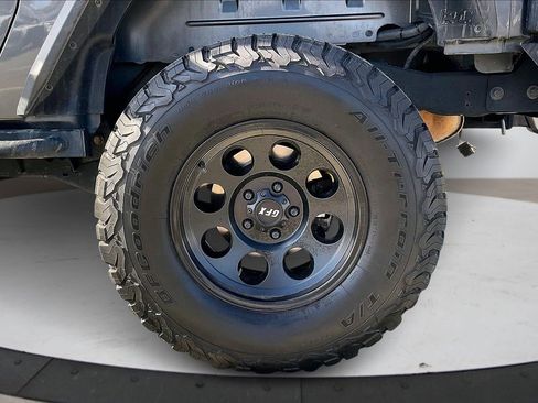 Certified 2018 Jeep Wrangler Sport image 31