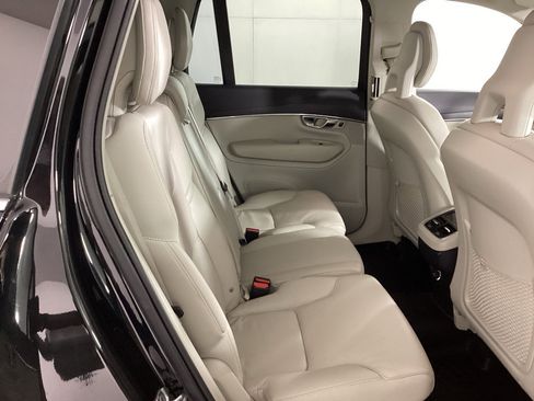 Used 2020 Volvo XC90 T6 Momentum AWD/4WD image 11