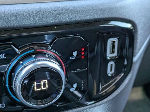 Used 2024 GMC Sierra 1500 Elevation w/ Preferred Package image 23