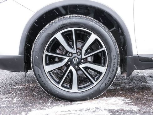 Used 2020 Nissan Rogue SL w/ Premium Package image 18