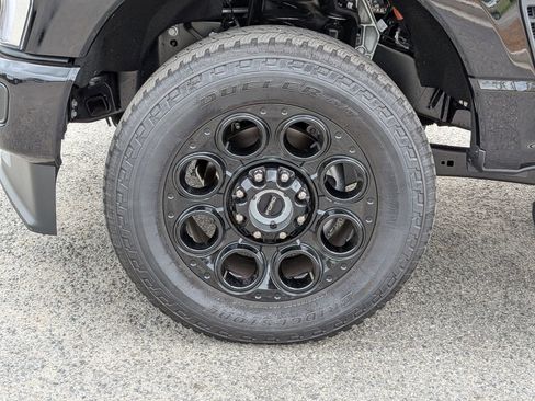 Certified 2026 Ford F250 Lariat w/ Black Appearance Package image 6