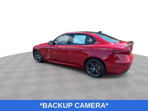 Used 2017 Alfa Romeo Giulia Ti w/ TI 19" Sport Package RWD image 7