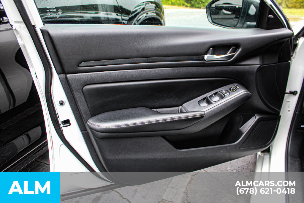 Used 2024 Nissan Altima 2.5 SV FWD image 37