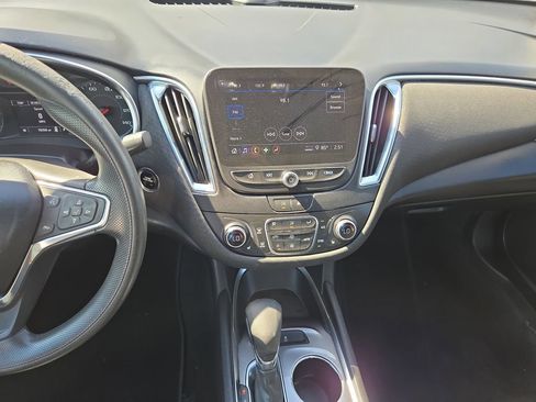 Used 2021 Chevrolet Malibu LT FWD image 21