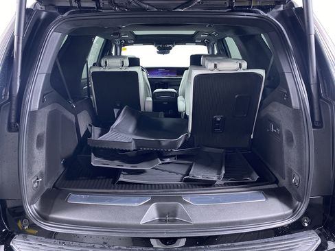 Certified 2025 Cadillac Escalade Premium Luxury Platinum image 16