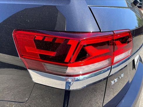 Certified 2021 Volkswagen Atlas SE w/ Towing Package AWD/4WD image 28