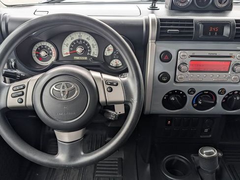 Used 2014 Toyota FJ Cruiser 4WD w/ Convenience Package image 18