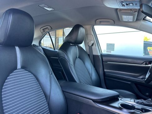 Used 2023 Toyota Camry SE image 17