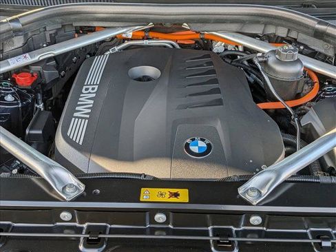 New 2026 BMW X5 xDrive50e image 17