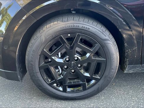 Used 2026 Kia Carnival SX Prestige image 10