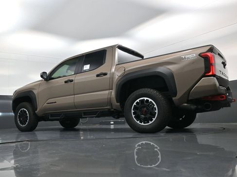 New 2026 Toyota Tacoma TRD Off-Road AWD/4WD image 18