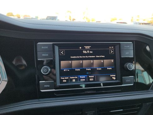 Certified 2024 Volkswagen Jetta SE image 19