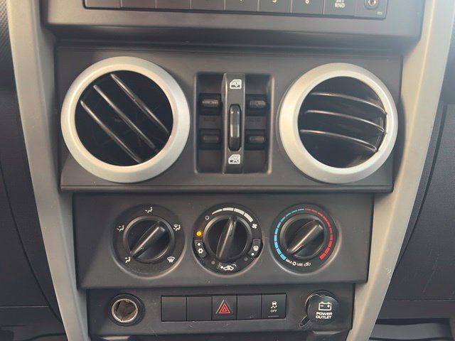 Used 2010 Jeep Wrangler Unlimited Sahara w/ Dual Top Group AWD/4WD image 21
