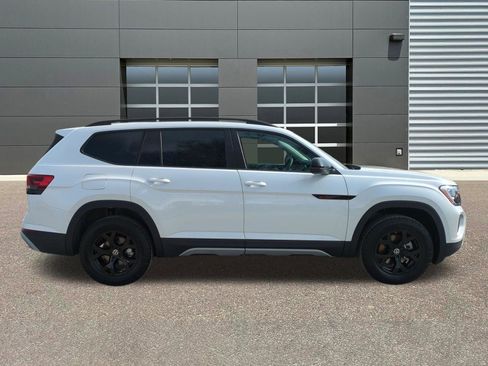 New 2026 Volkswagen Atlas Peak Edition AWD/4WD image 8