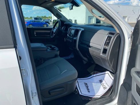 Used 2018 RAM 1500 Classic SLT AWD/4WD image 12