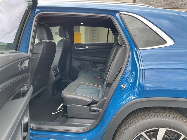 New 2025 Volkswagen Atlas Cross Sport SEL Premium R-Line AWD/4WD image 10